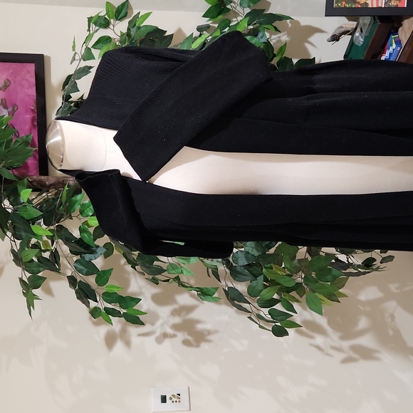 Sweater - Picture 2 of 4